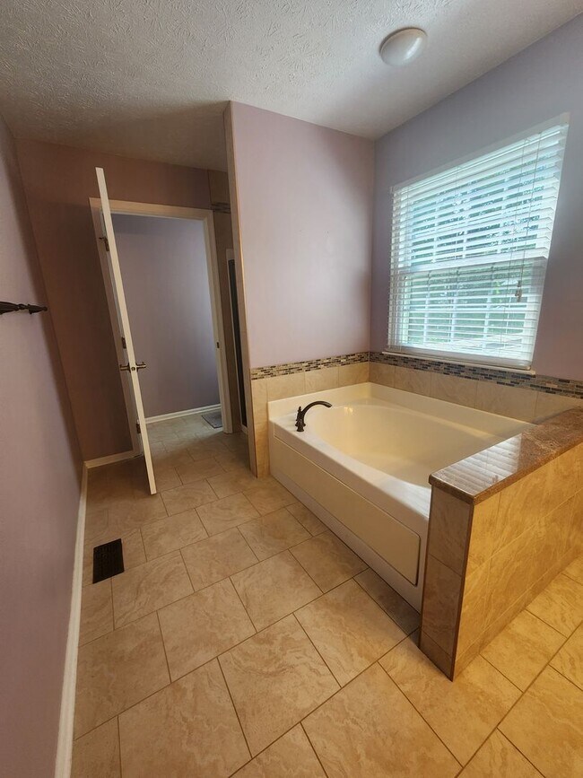 Building Photo - 3288 Beech Ln