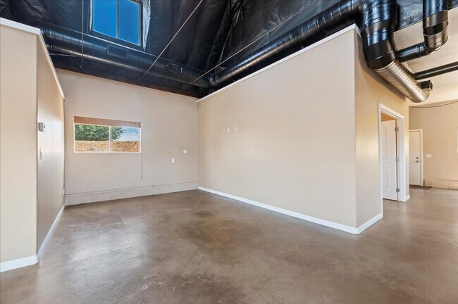 Building Photo - **Spacious 2-Bedroom Home In The Heart Of Wine Country**