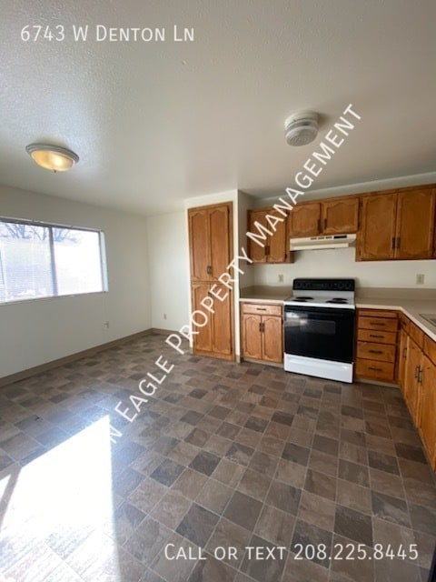 Building Photo - 6743 W Denton Ln