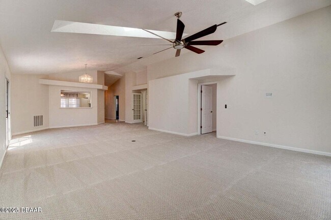Building Photo - 2011 Beaver Creek Dr