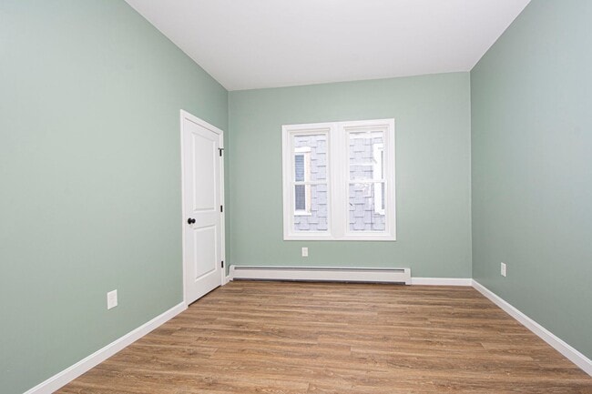 Building Photo - Remodeled 3 bedroom 1 bath 3rd floor.