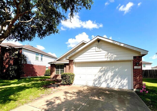 Building Photo - 21235 Bending Green Way