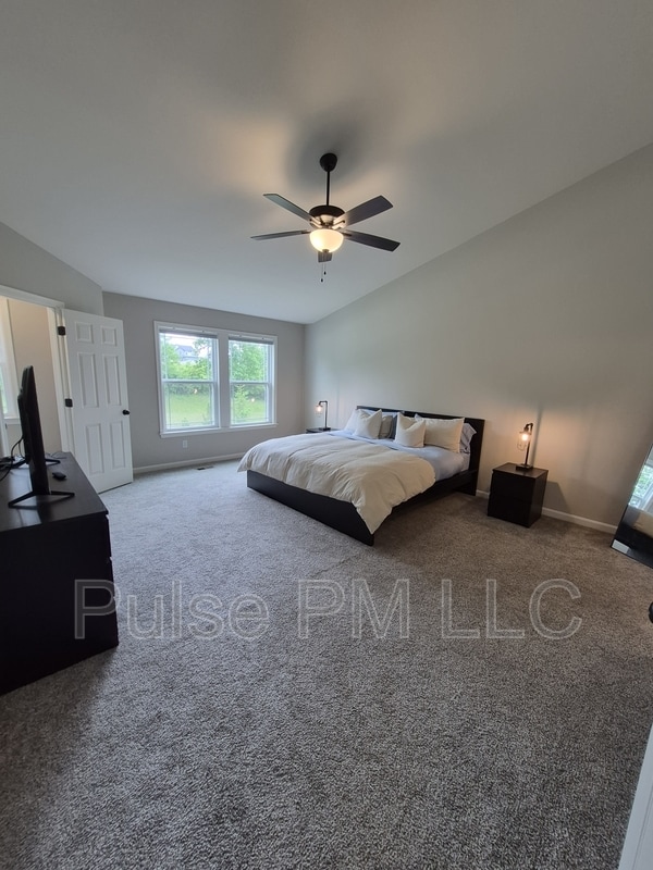 Building Photo - 6179 Ballyshannon Dr