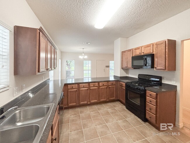Building Photo - 12953 Churchill Dr
