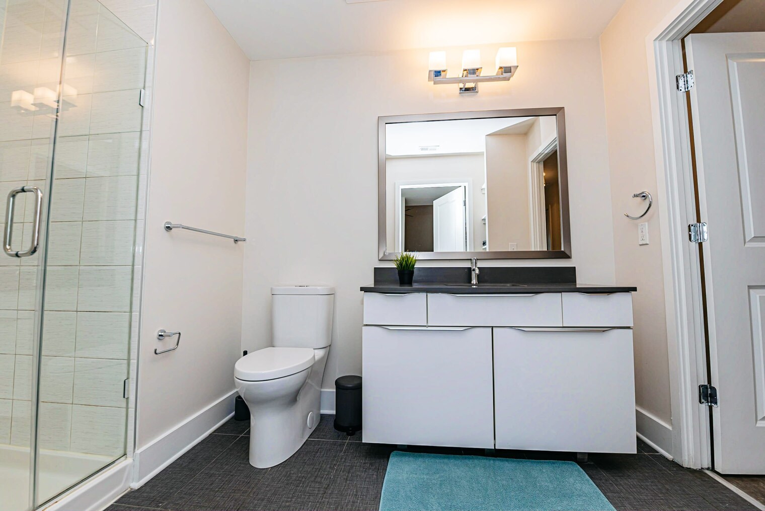 Building Photo - 225 S Poplar St