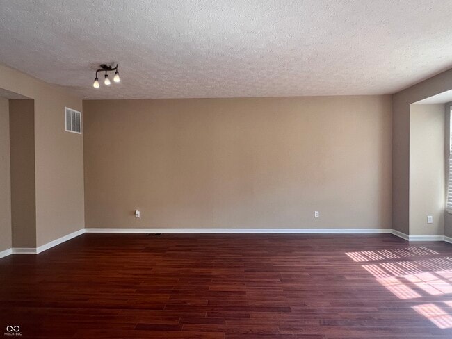 Building Photo - 3332 Decker Ridge Dr