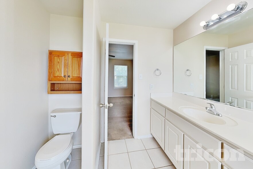 Building Photo - 5614 Red Canyon