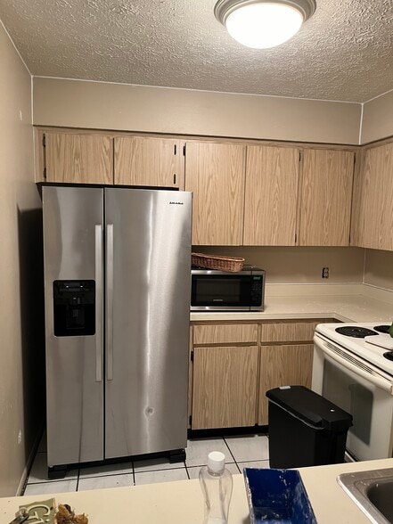 Kitchen - 9477 Forest Hills Pl
