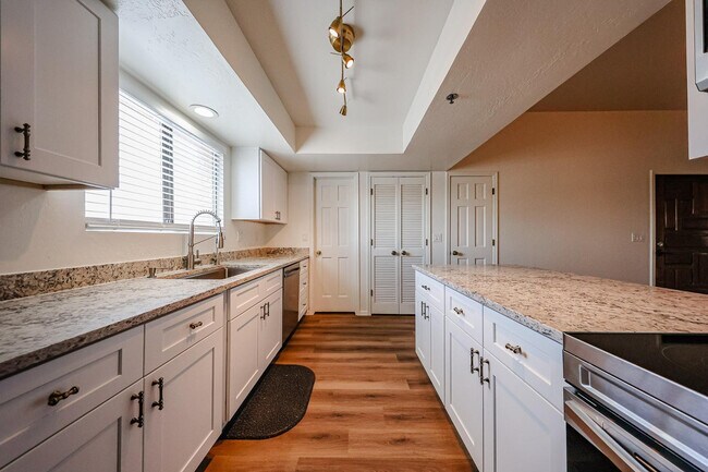 Building Photo - 3031 N Civic Center Plaza