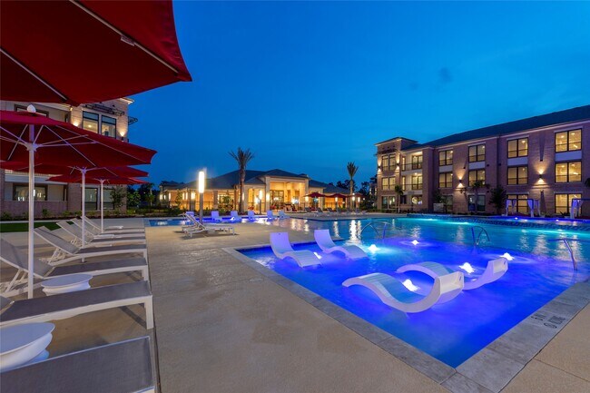 Building Photo - 30020 Creekside Ter Dr