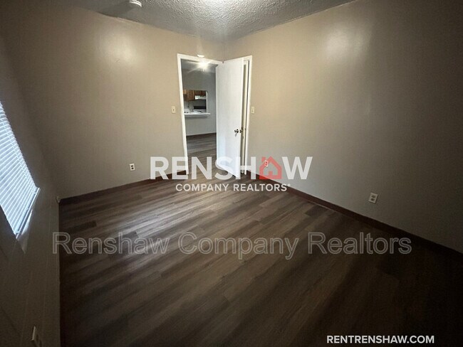 Primary Photo - 118 Rosewood Cir