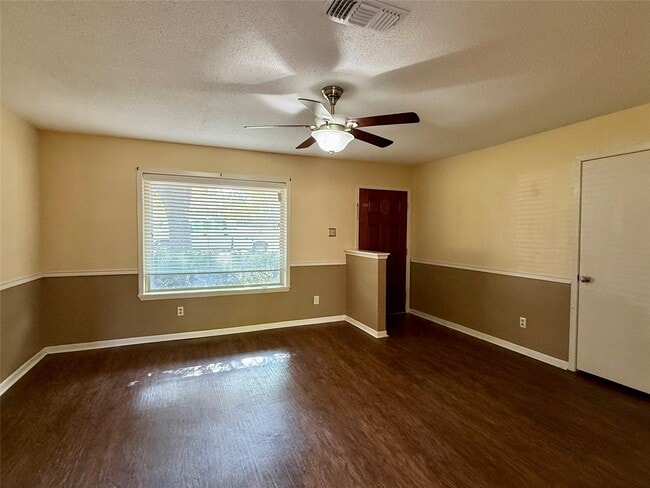 Building Photo - 1501 Stacey St