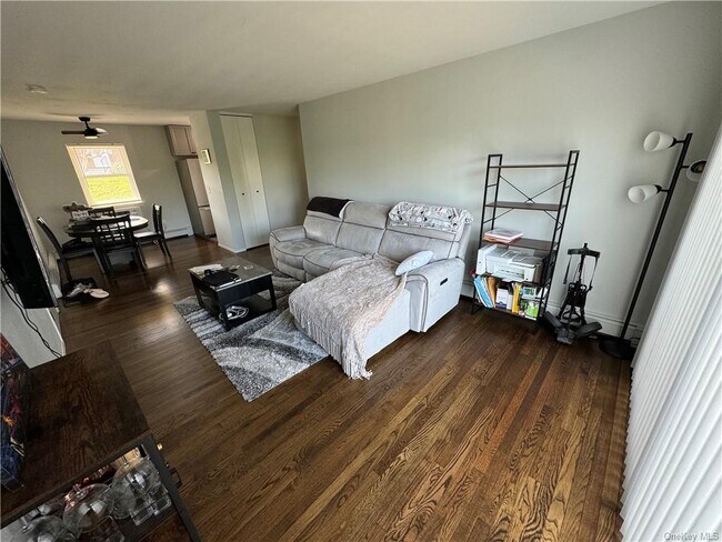 Building Photo - 12 Alpine Dr