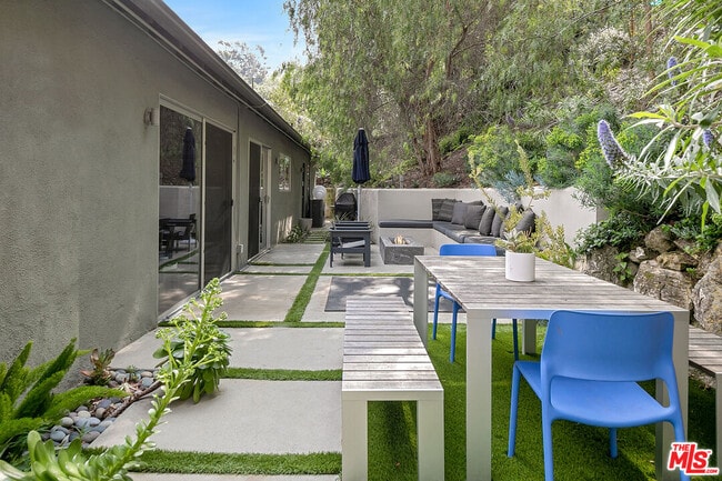 Building Photo - 3362 Coy Dr