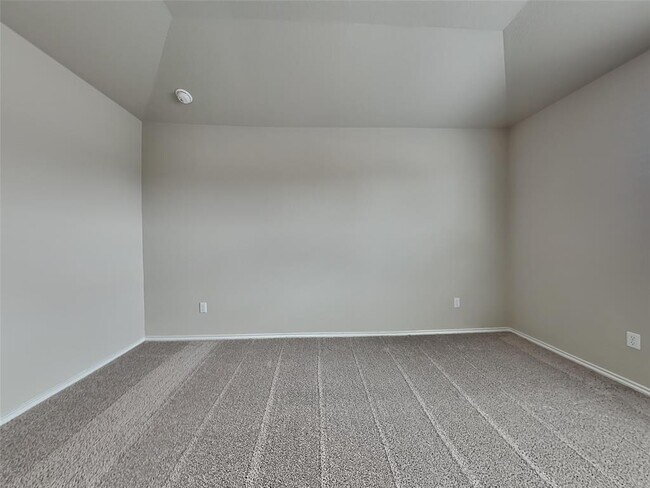 Building Photo - 5121 Saddle Clb Dr