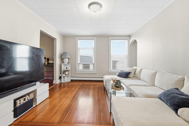 Building Photo - 289 Whiton St