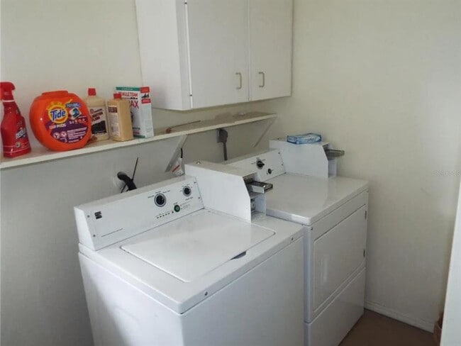 Building Photo - 177 W Cowles St