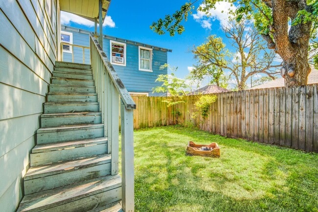 Building Photo - 206 Frawley St