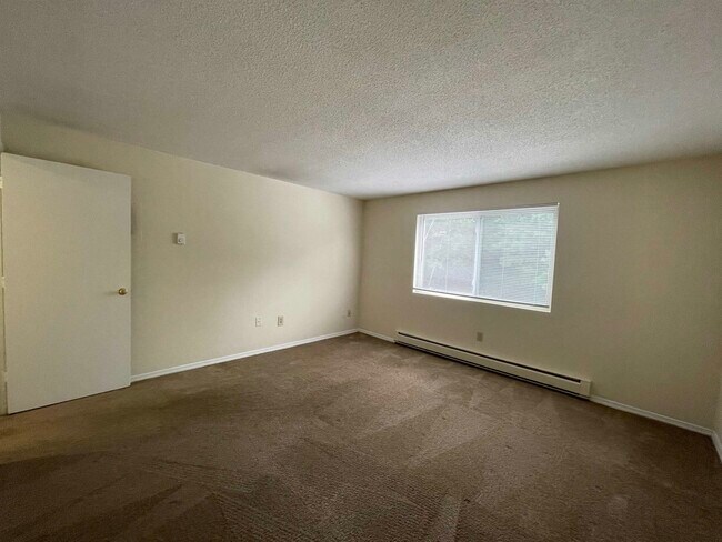 Building Photo - 99 Powers St