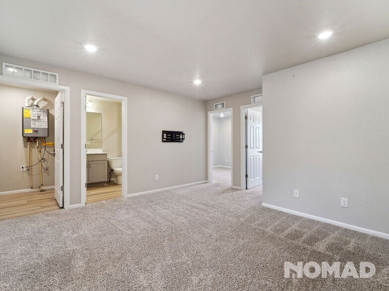 Building Photo - 6112 N Lisbon St