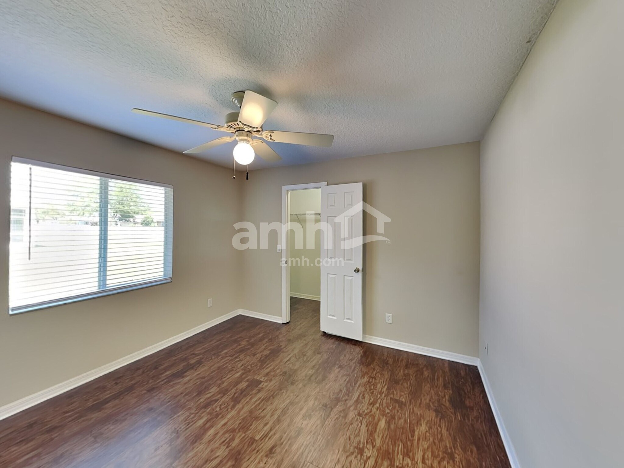 Building Photo - 6228 34th Pl E