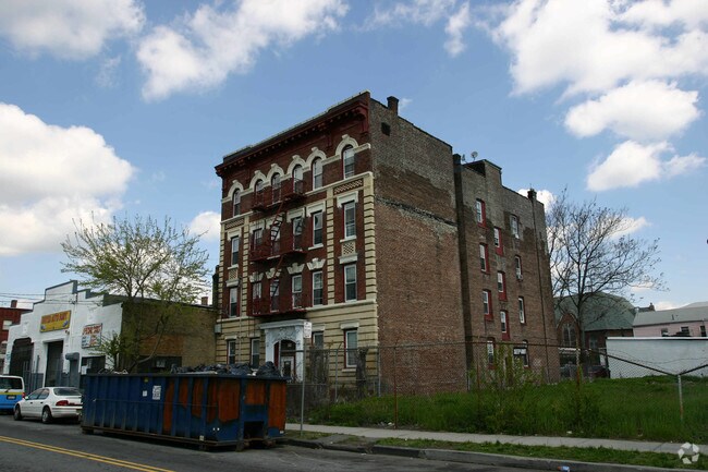 Building Photo - 14 Gouverneur St