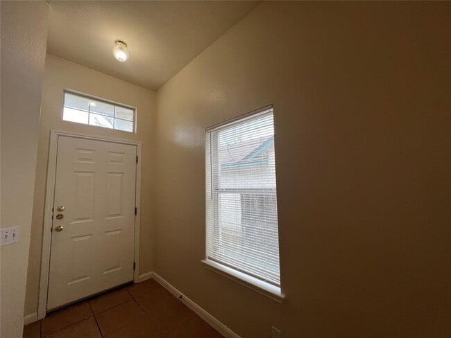 Building Photo - 1619 Harness Race Way