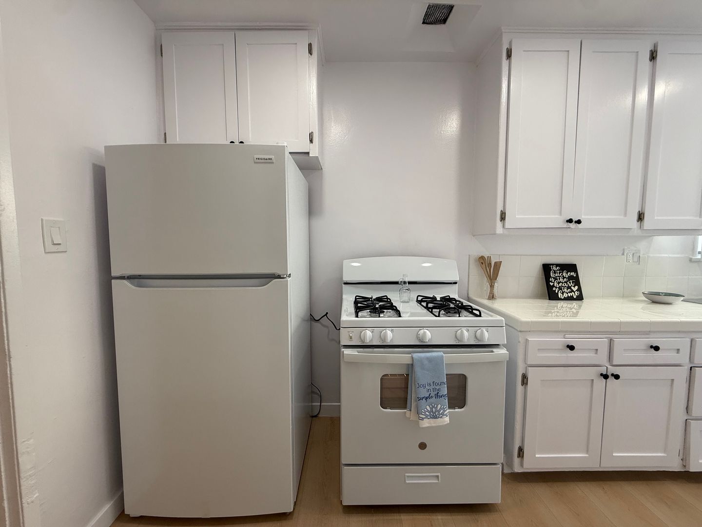 Building Photo - 7339 Woodman Ave