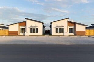 Building Photo - 3520 Hidalgo Cir