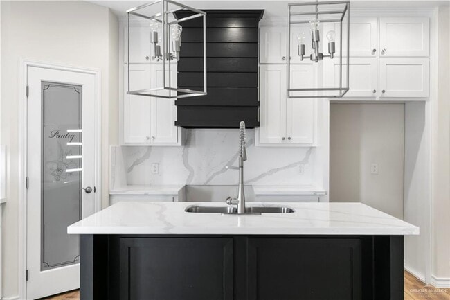 Building Photo - 18 Torreon St