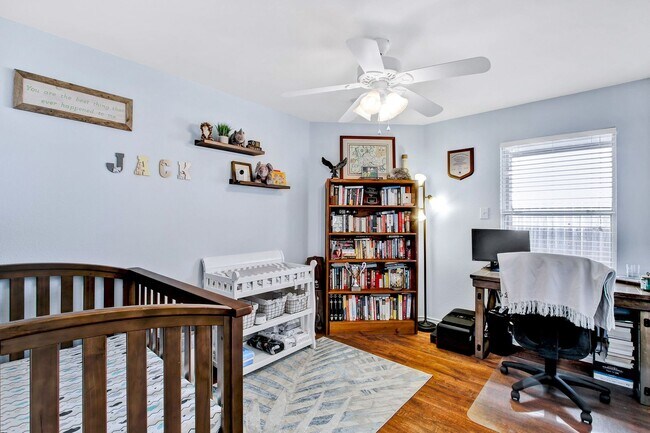Building Photo - Stunning Open-Concept Home with Modern Amenities and Prime Location