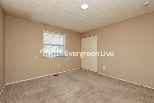 Building Photo - 755 Ellsworth Dr