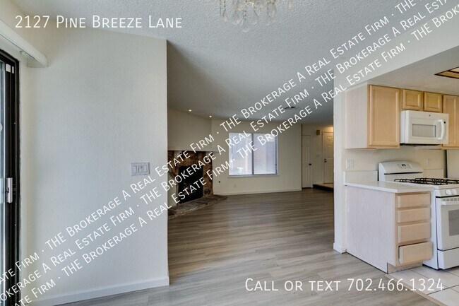 Building Photo - 2127 Pine Breeze Ln