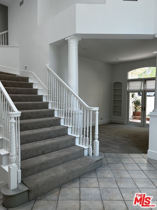 Building Photo - 10515 Oaklawn Rd