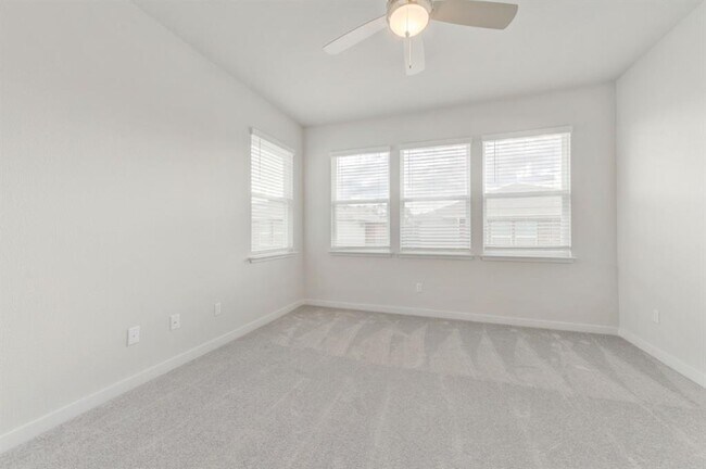 Building Photo - 605 W South St