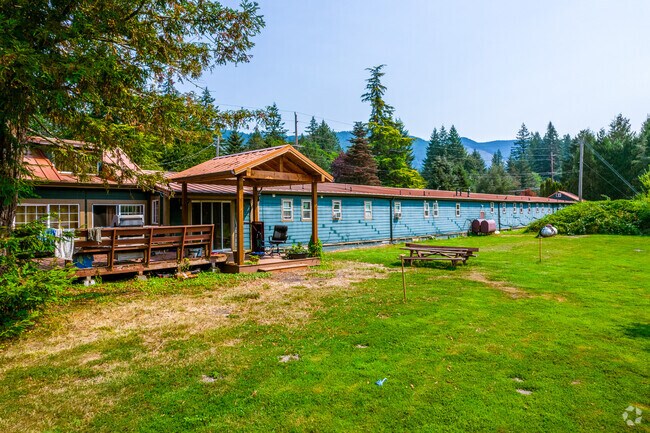 Exterior - 61700 E Highway 26