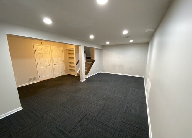 Building Photo - COMING SOON! -10817 Fallsington Court *Beautiful 2BR, 2.5 BA Townhouse in Blue Ash*