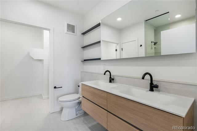 Building Photo - 1601 Park Ave