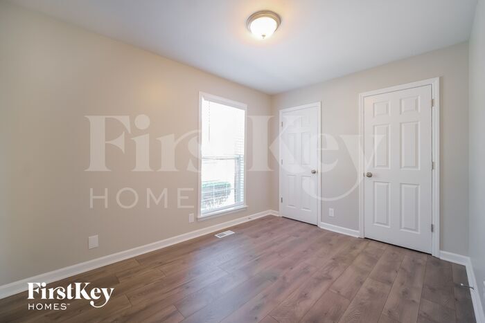 Building Photo - 308 Eisenhower Dr