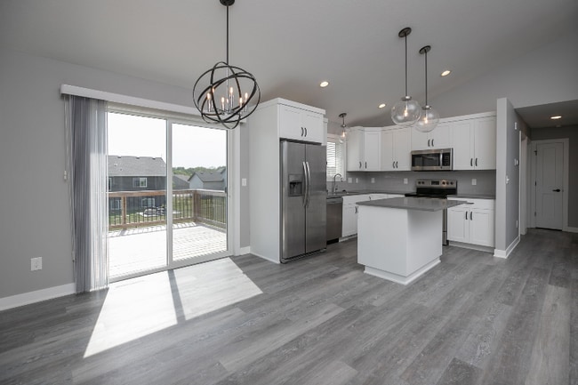 Building Photo - 3715 Fernwood Ln SW