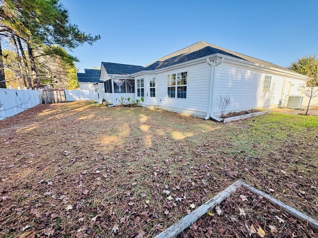 Building Photo - 932 Eaglet Cir