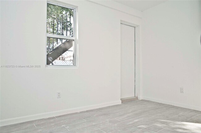 Building Photo - 1323 N Federal Hwy