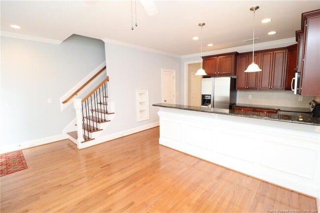 Building Photo - 5013 Sunny Creek Ln
