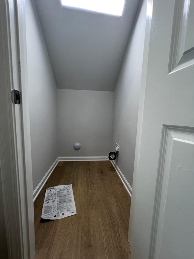 Building Photo - 168 Kobus Ct