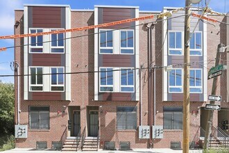 Building Photo - 2007-2013 N Croskey