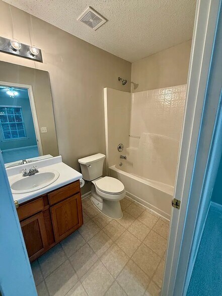 Building Photo - 531 Fox Creek Crossing