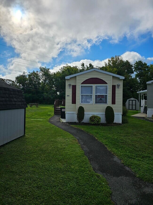 Building Photo - 208 Maverick Ln