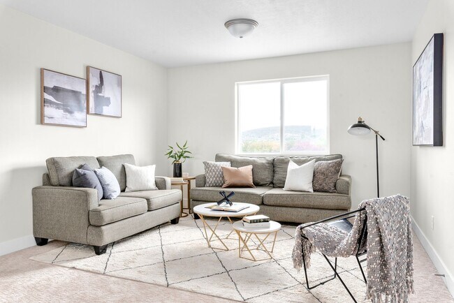 Building Photo - Golf Course Living with Incredible Views and Finished Basement