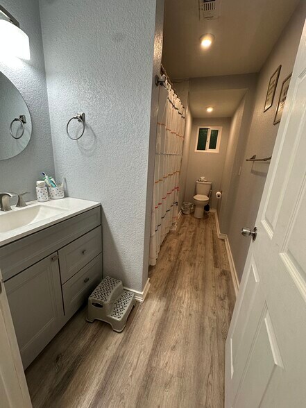 Building Photo - 491 W Carter St