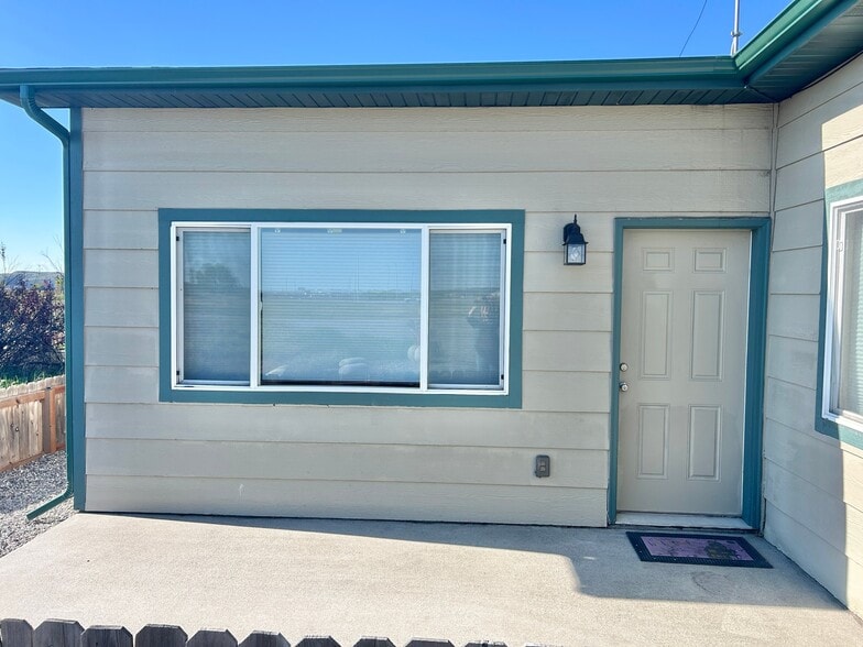 Building Photo - 5918 S Frontage Rd
